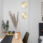 11 Steps Apartment *