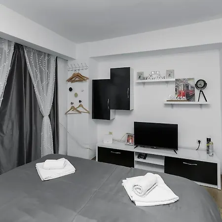 11 Steps Apartment